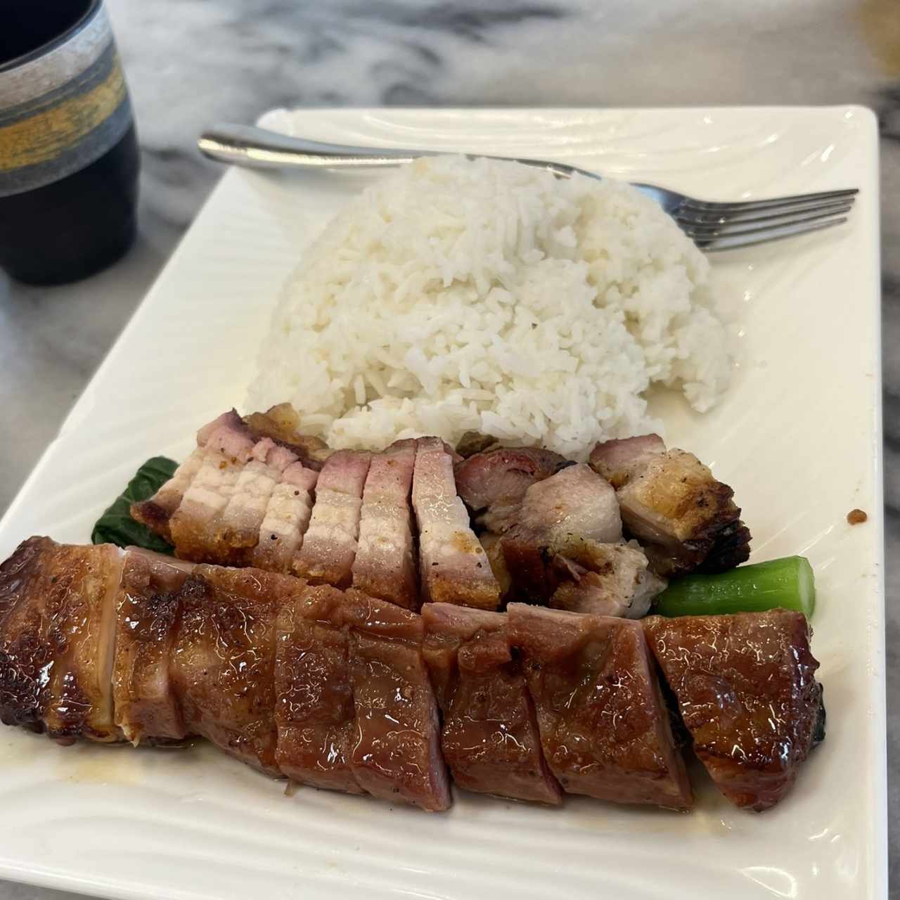 Arroz con costilla y puerco Asado 