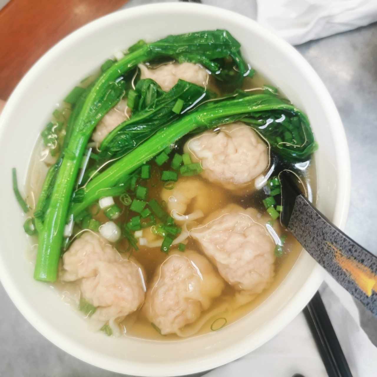 Sopa De Wanton De Puerco Con Camarón Solo