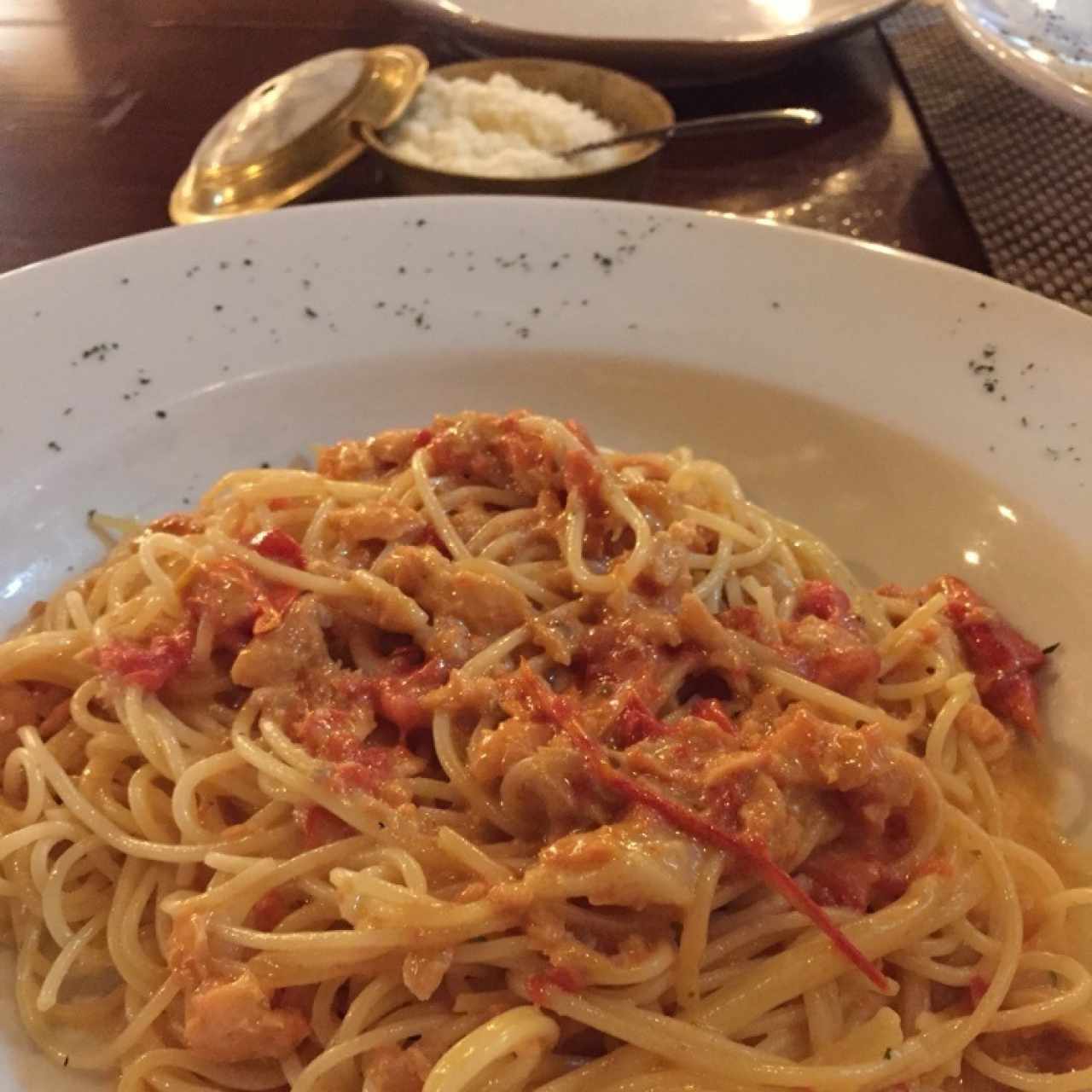 Spaguettini con salmón