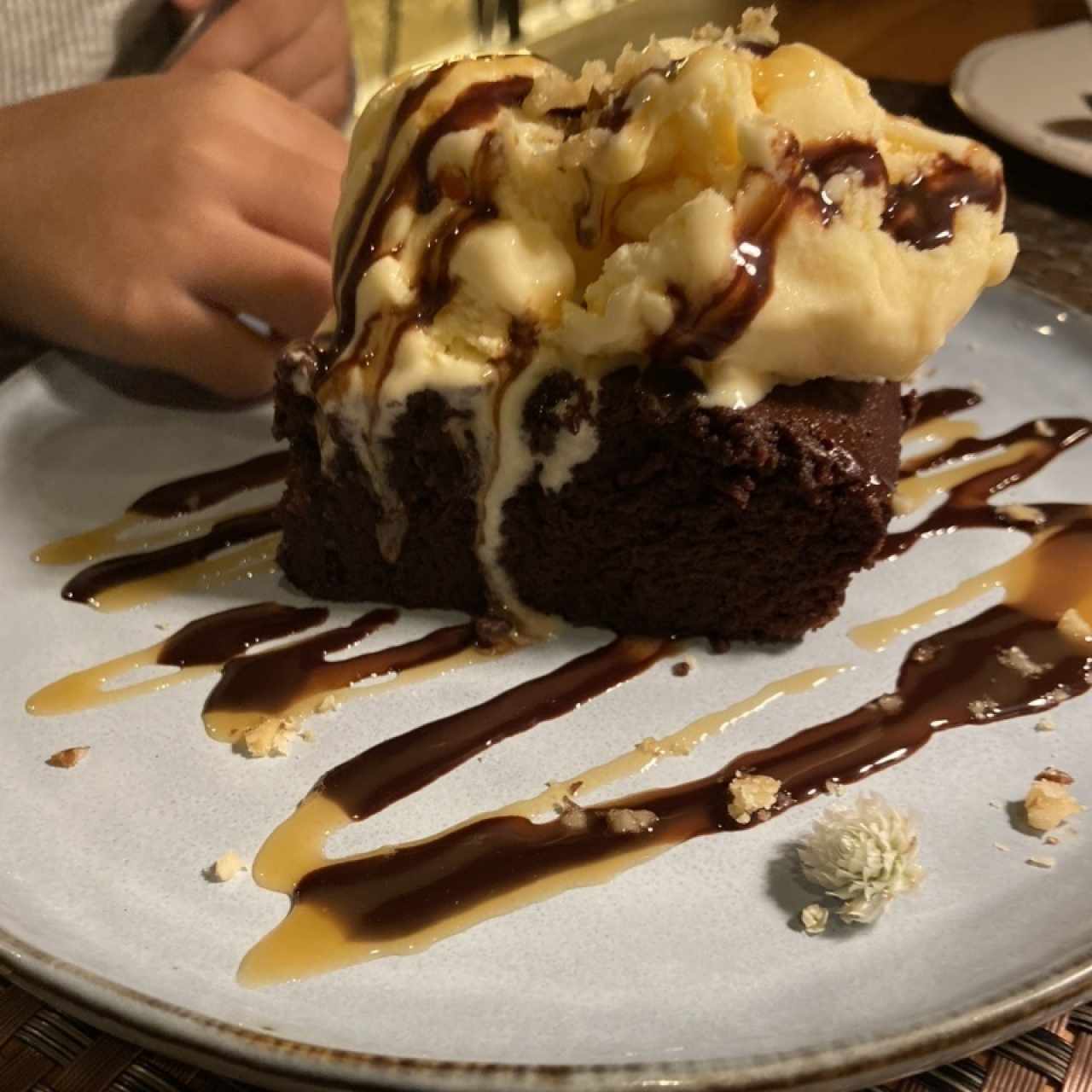 Postres - Brownie con helado