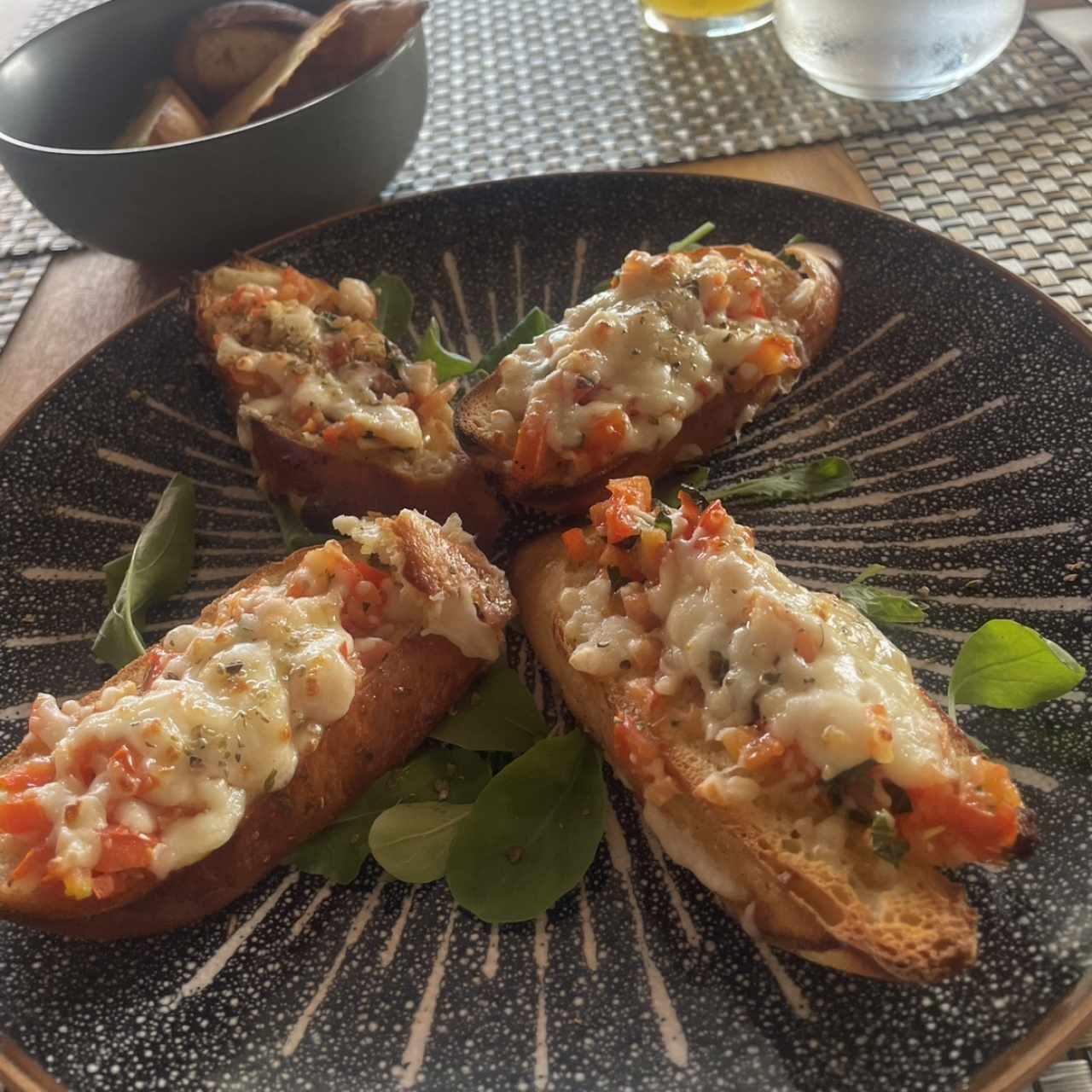 Para Compartir - Bruschetta Tricolore