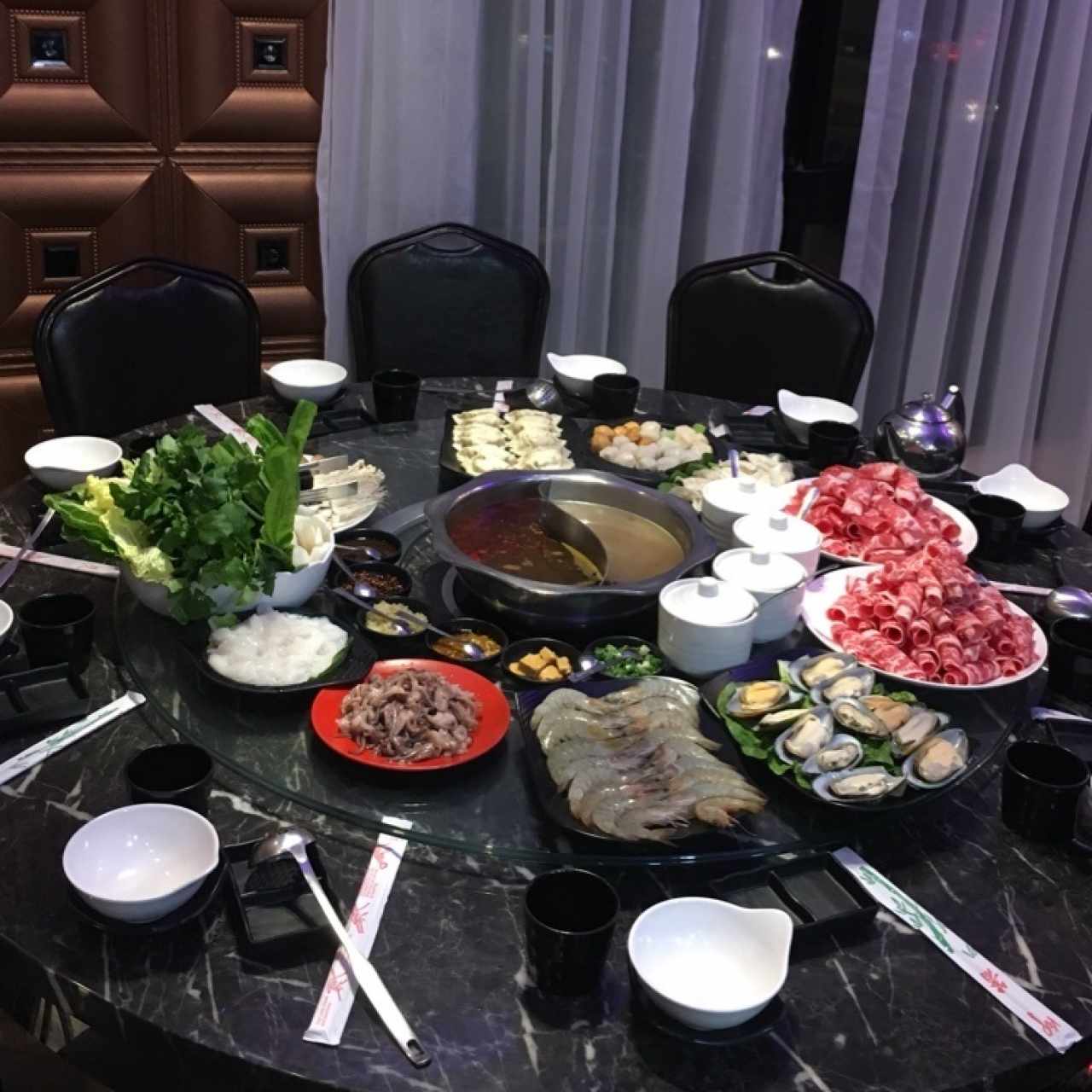 hotpot - mesa casi lista