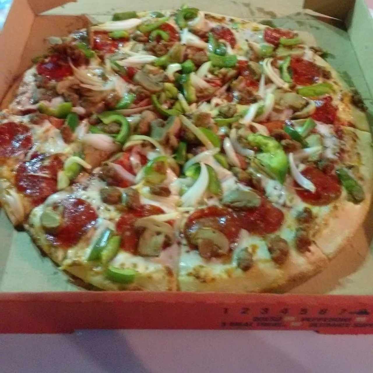 Pizza Ultimate Supreme Familiar
