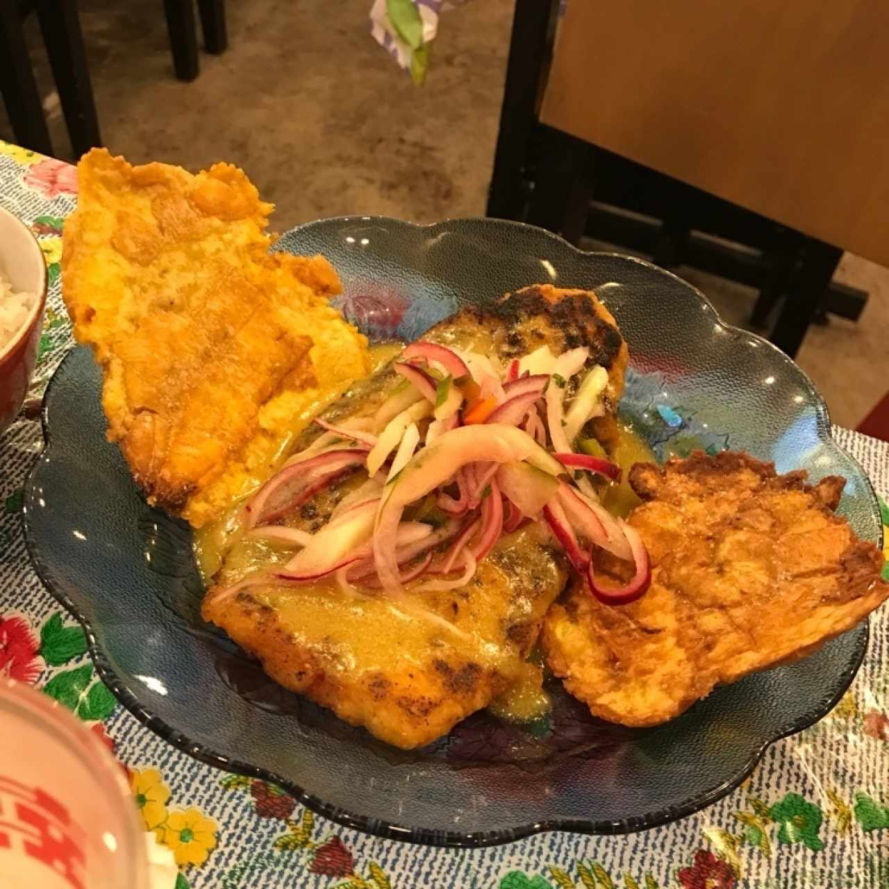 Pesca’o a la escobish, arroz con coco y patacon