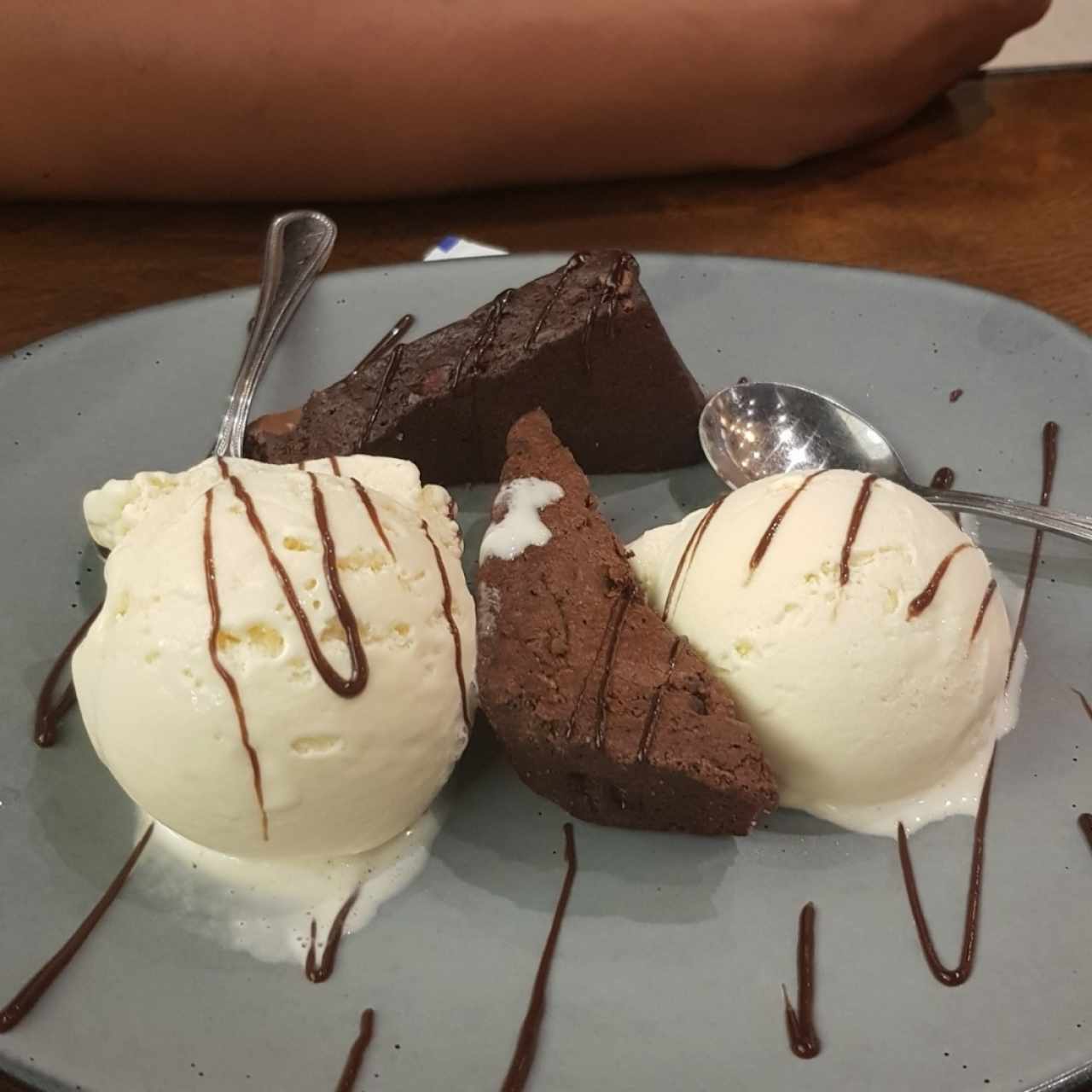 F.Brownies Sundae