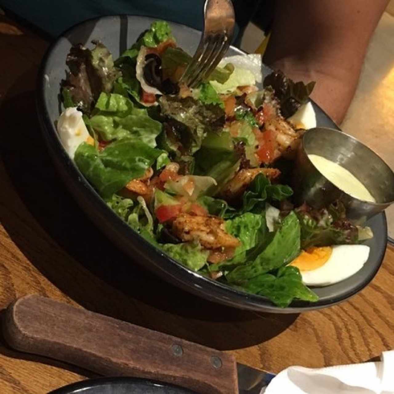 ensalada con camarones