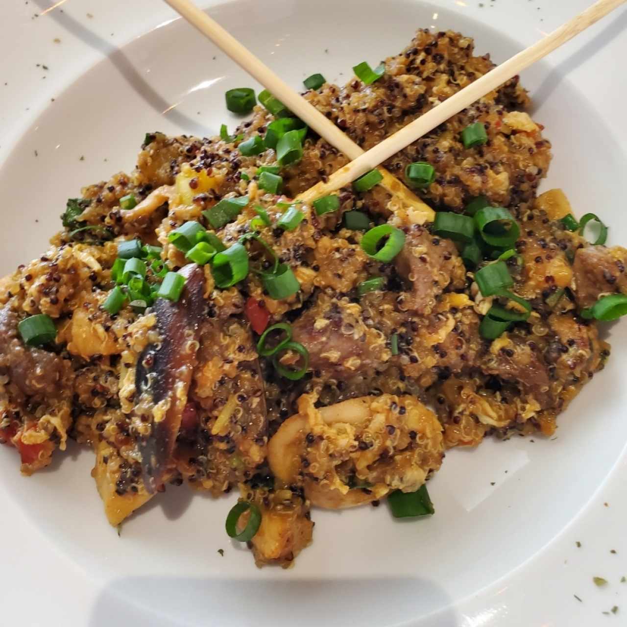Chaufa de quinoa combinación