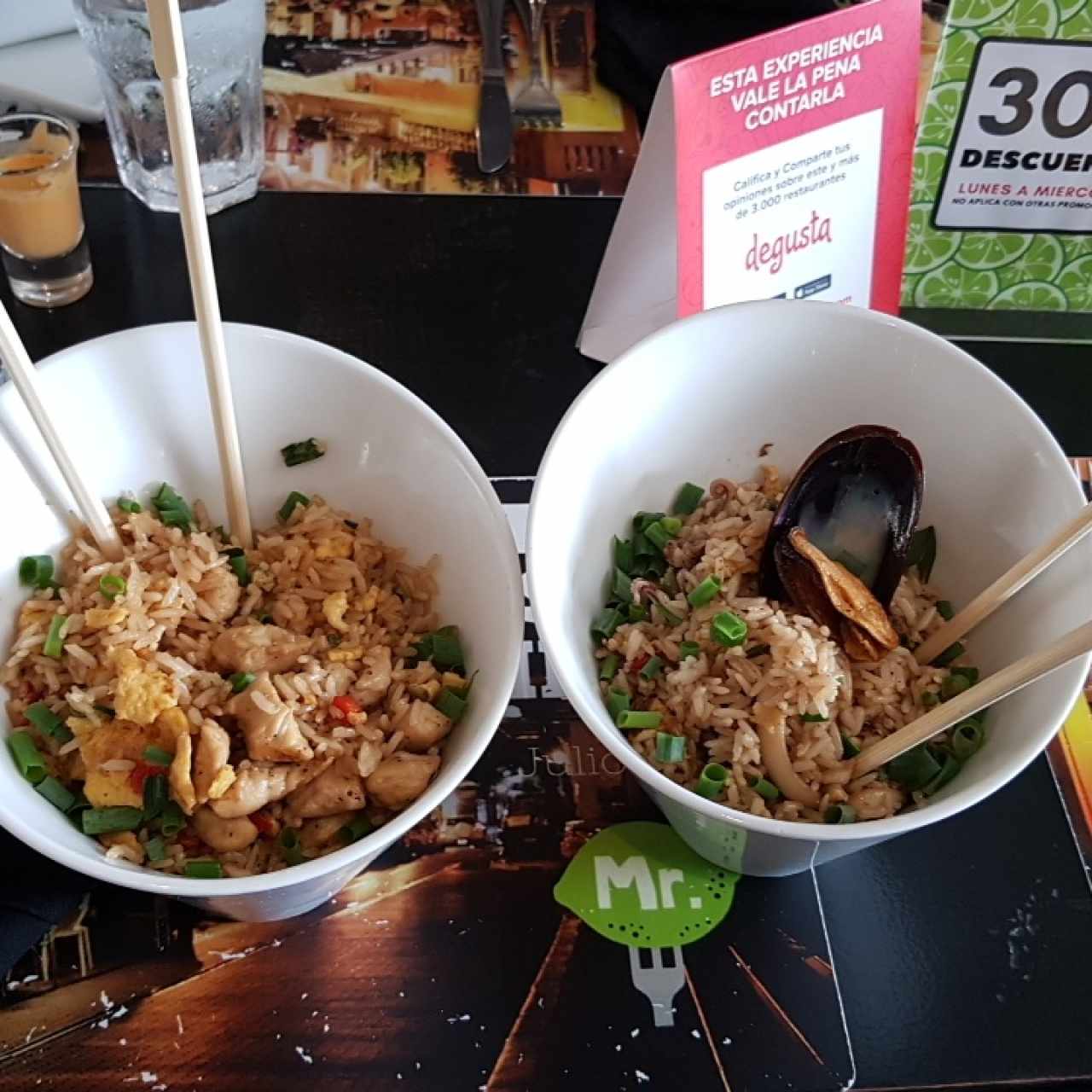 Chaufa de pollo y de maricos