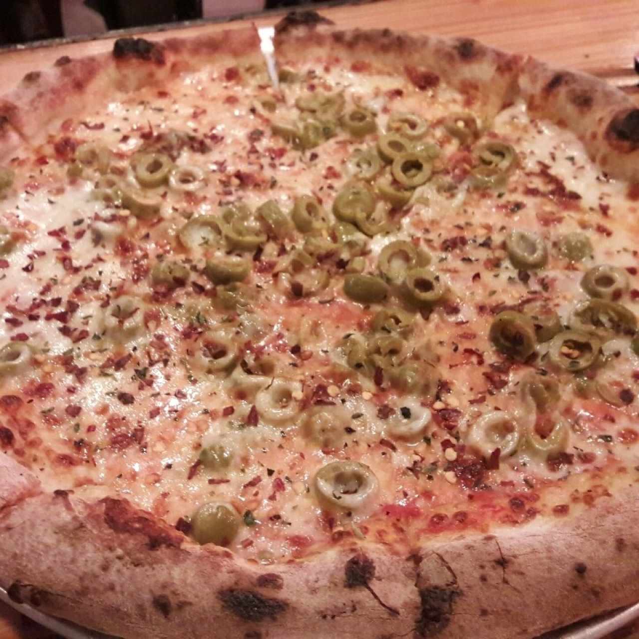 pizza de acituna verda con queso
