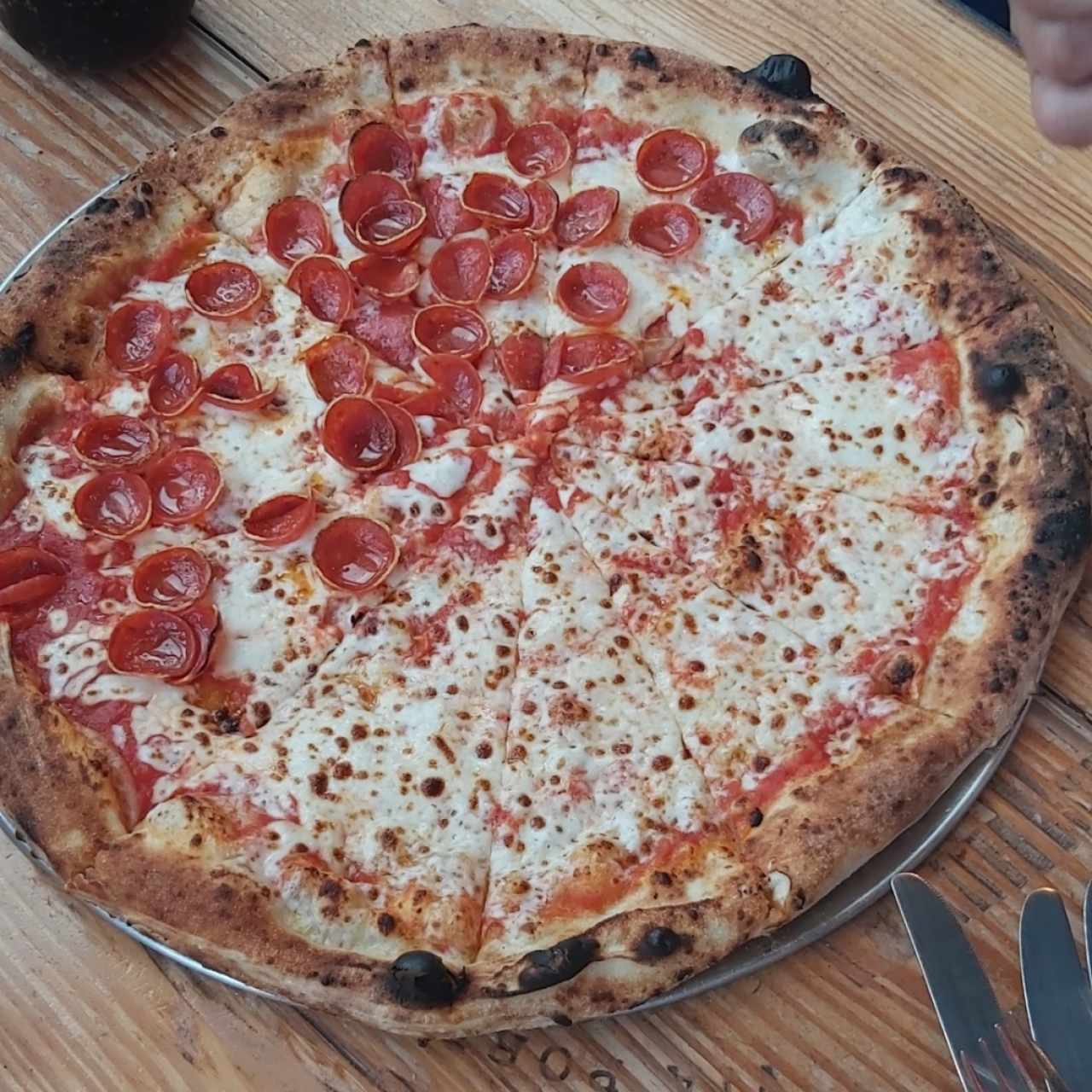 pizza de peperonni y queso