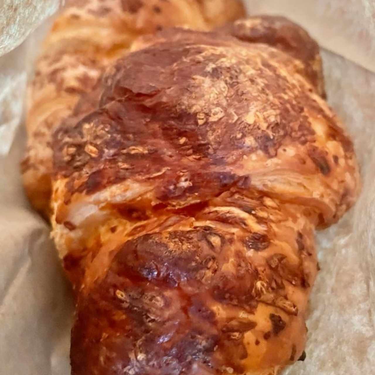 croissant queso y jamón 