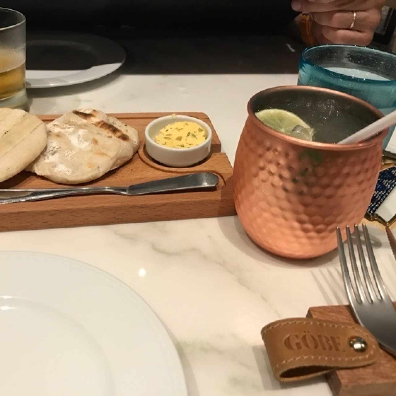 pan de entrada y moscow mule