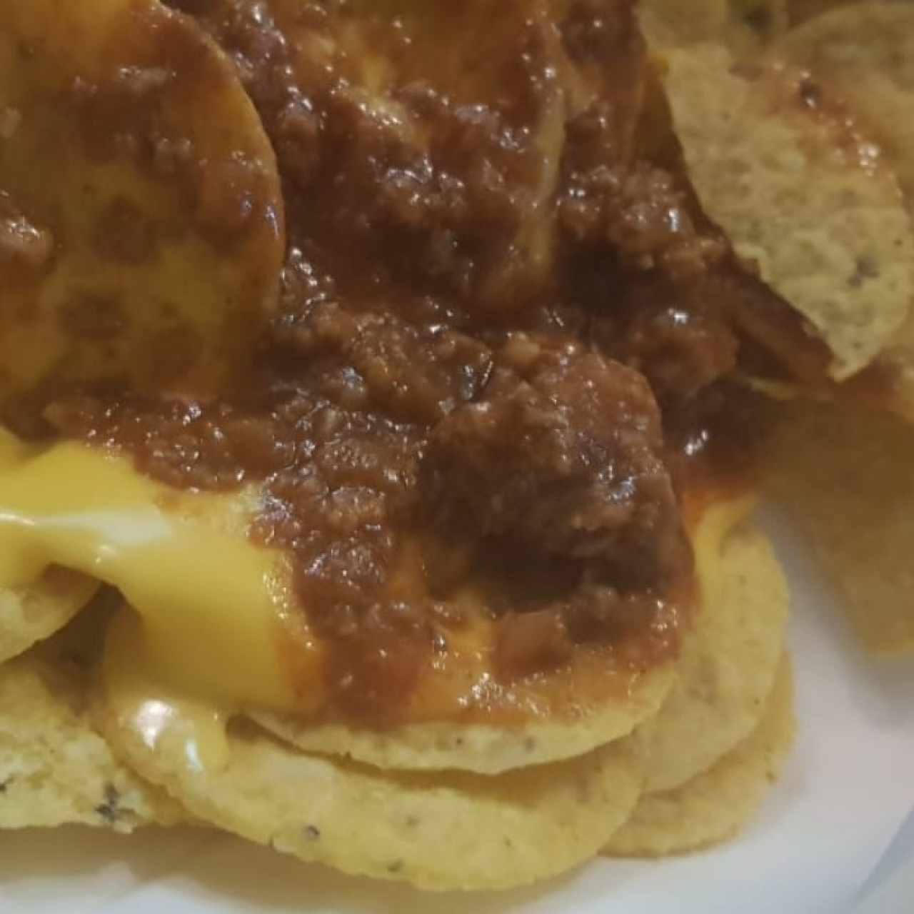 nachos con chili y queso
