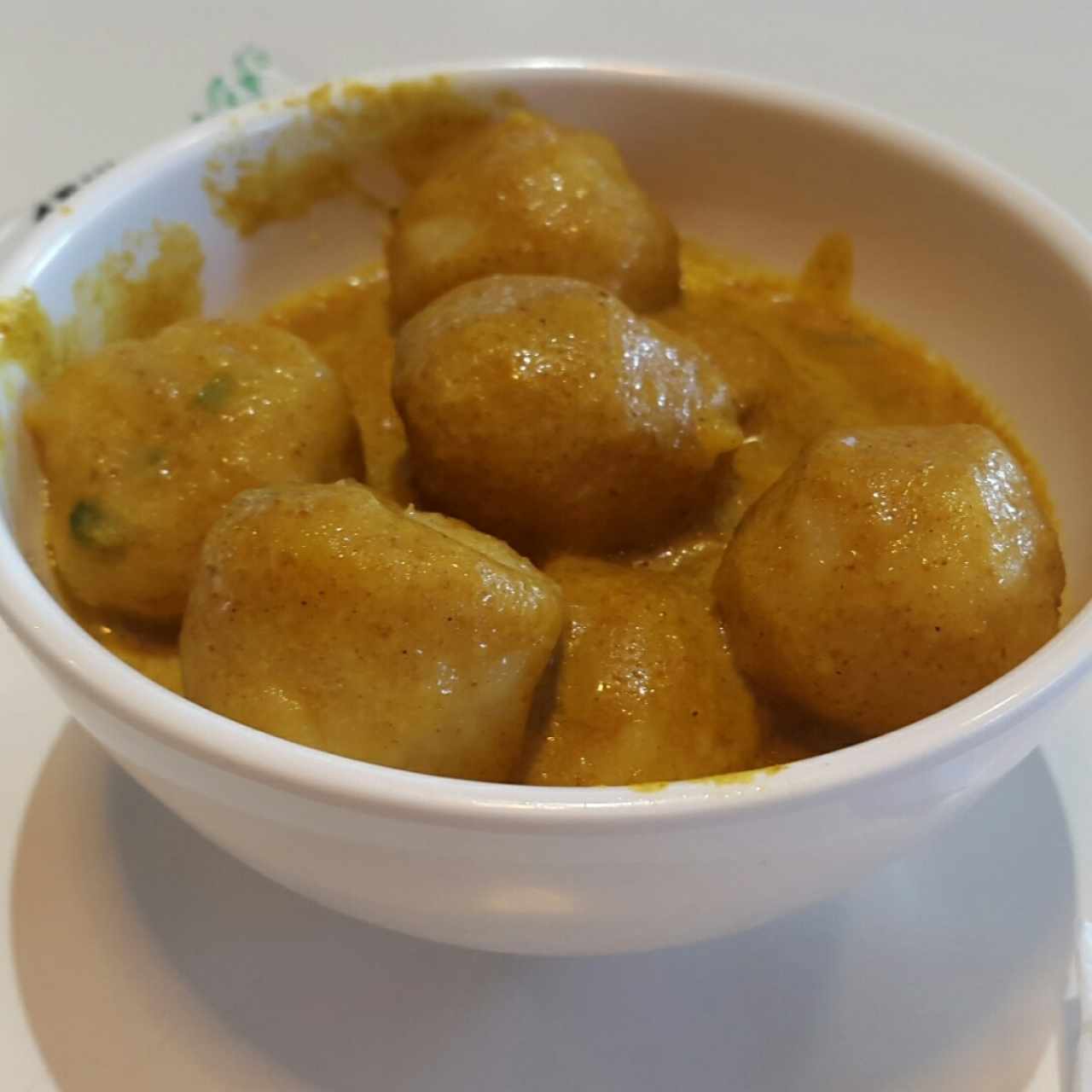 Bolita de pescado con Curry estilo Hong kong