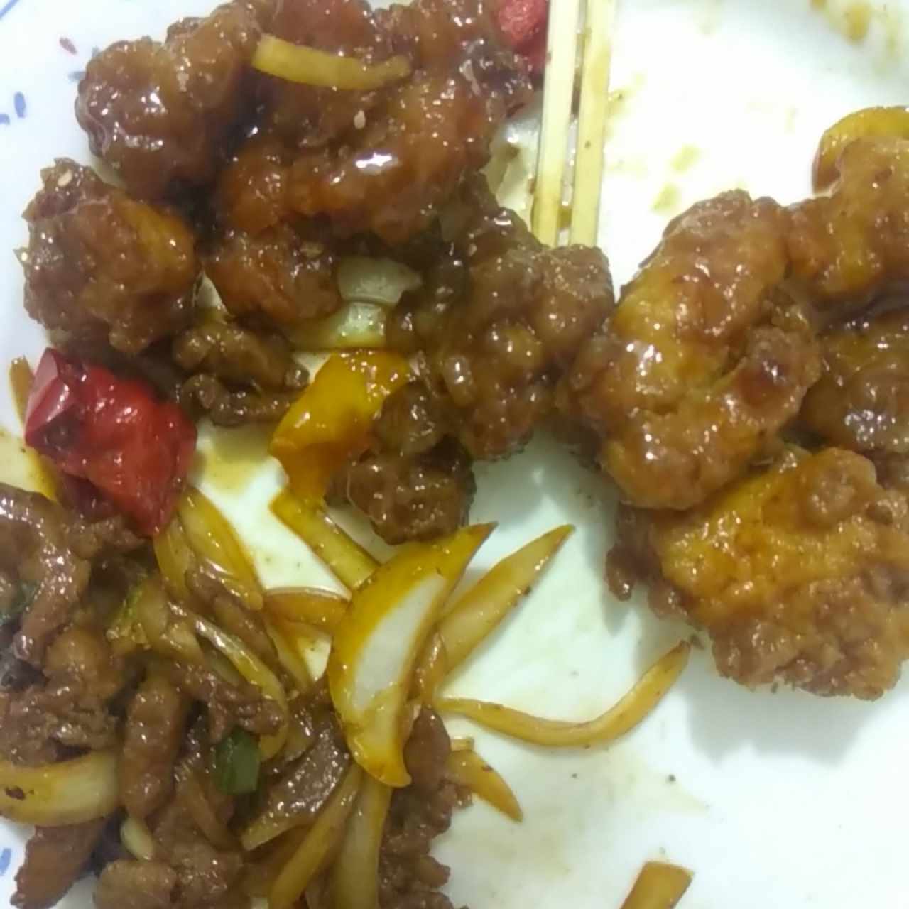 mongolian beef y puerco picante dulce