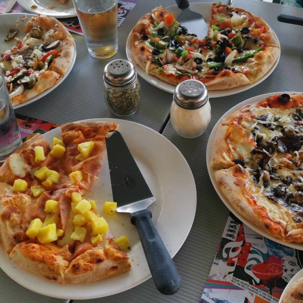 conjunto de varias pizzas aprovechando oferta semanal 