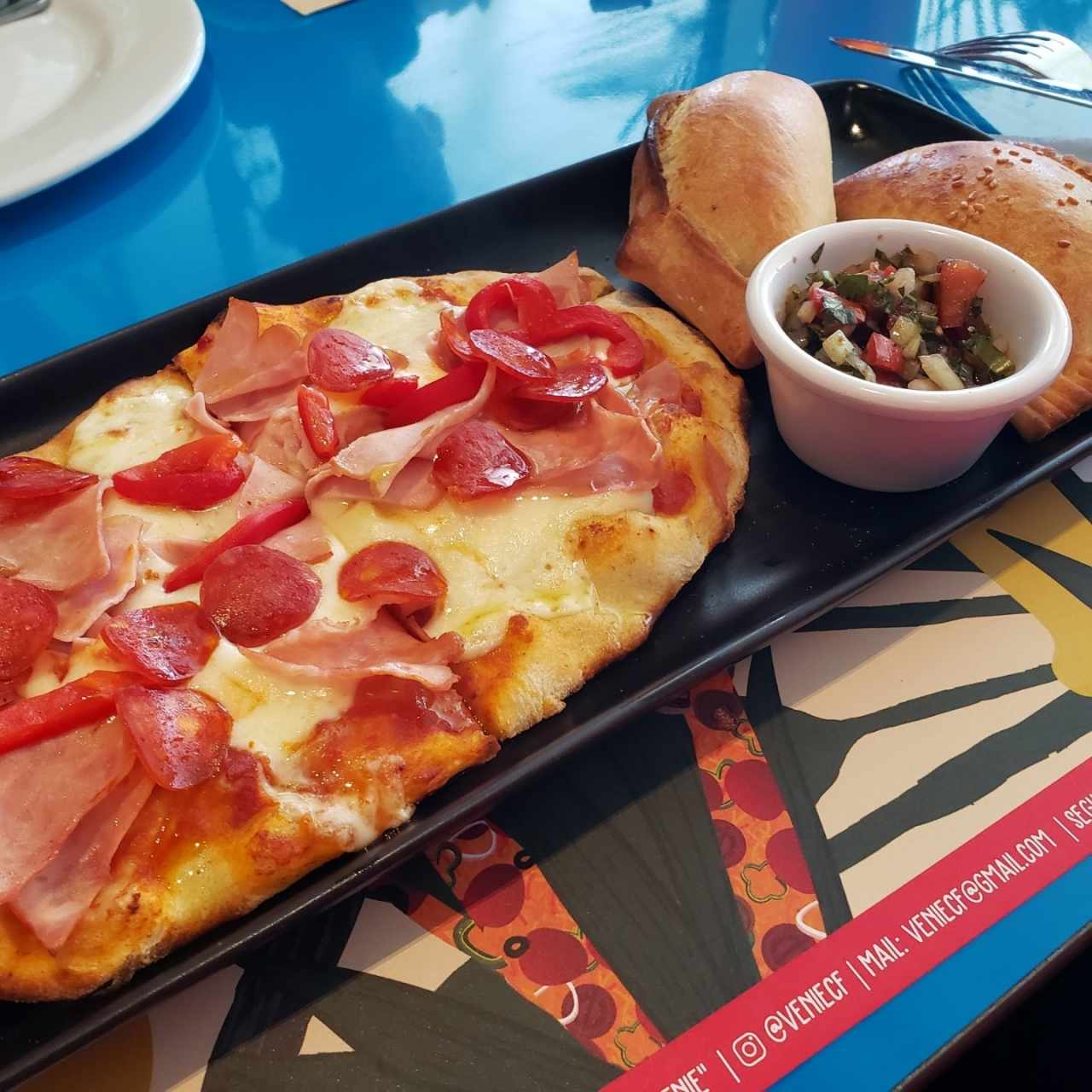 Pizza Española + Empanadas (Lunch)