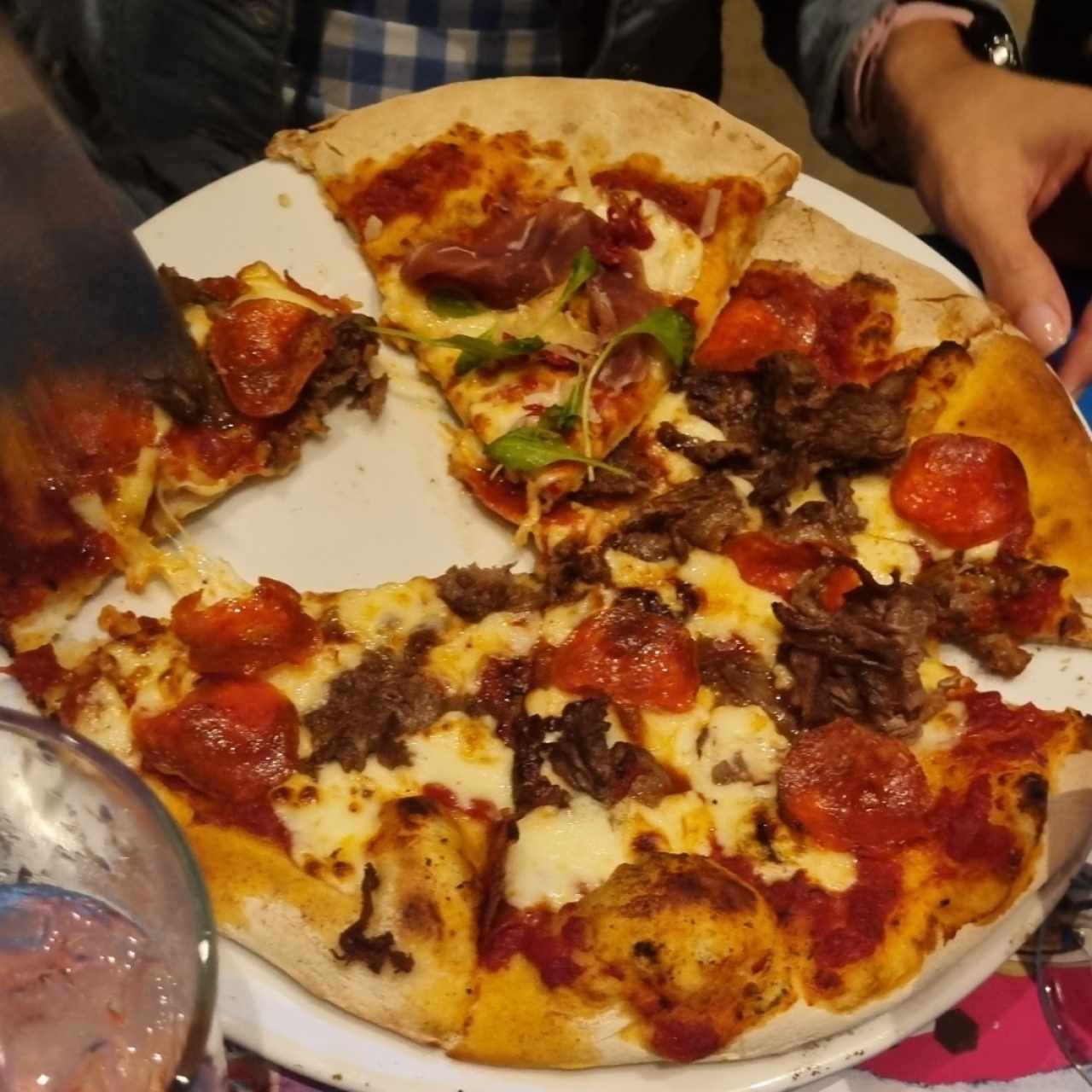 Pizza carne con pepperoni