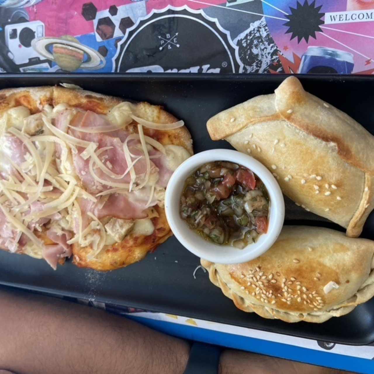 Pizza de jamón con empanadas