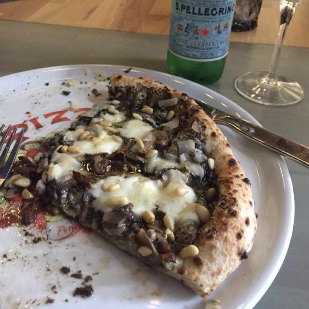 pizza con aceite de trufa 