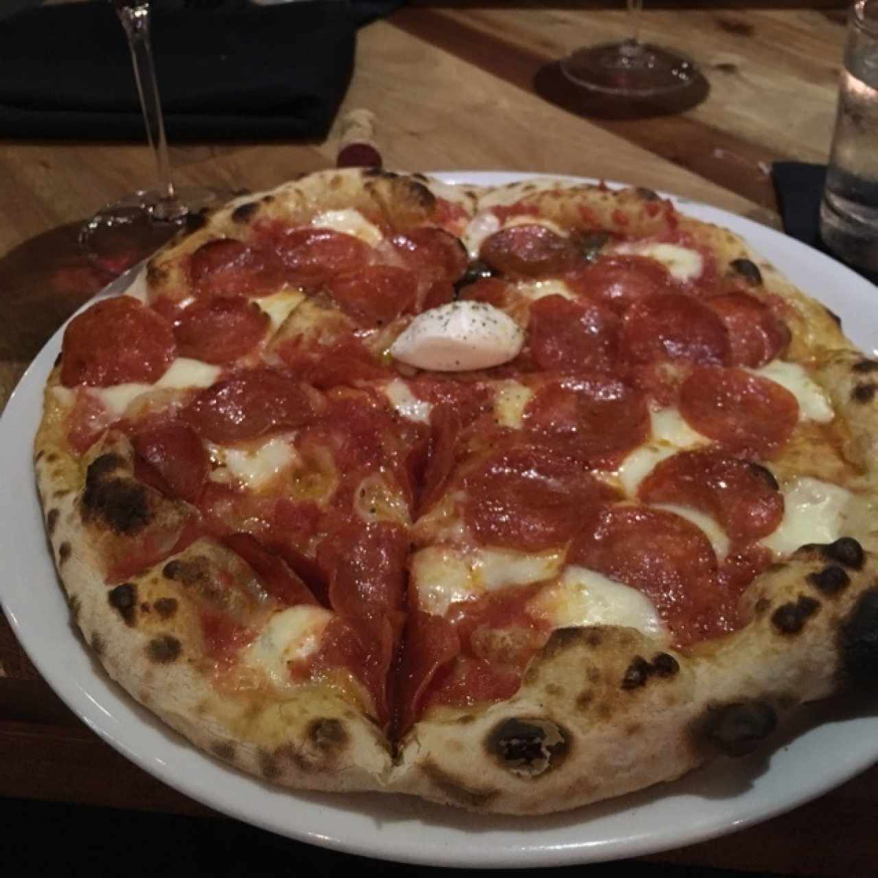 pizza margarita con pepperoni 