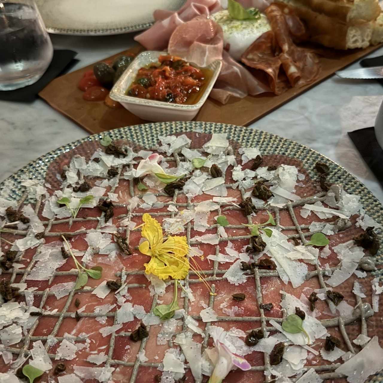 Antipasti - Carpaccio al Tartufo