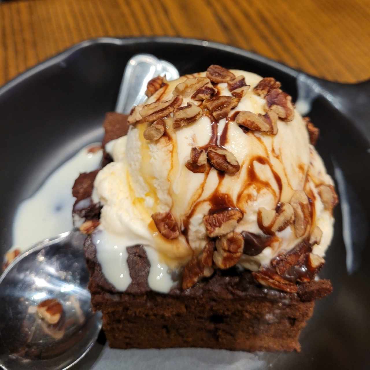 brownie con helado