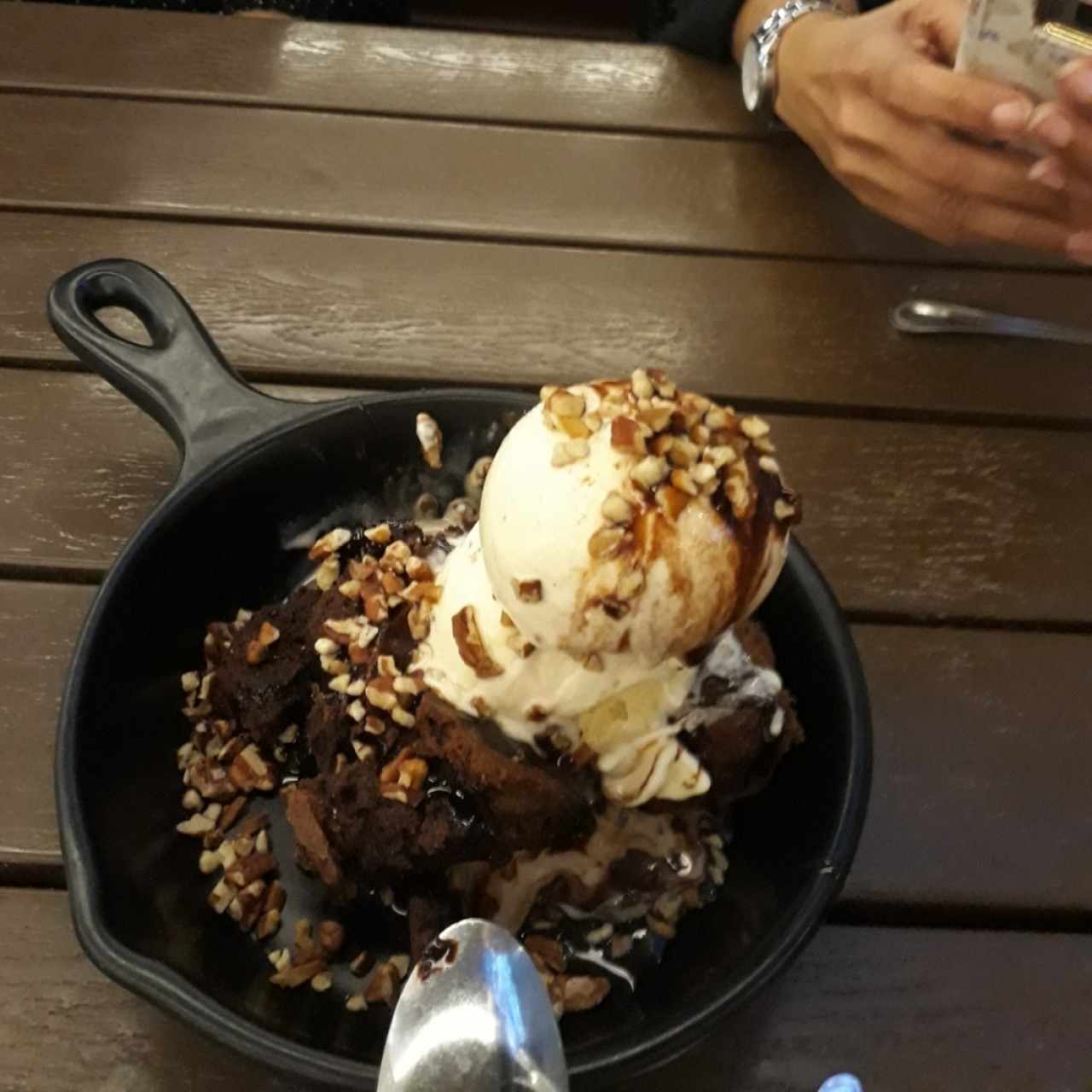 Brownie con 2 bolas de Helado