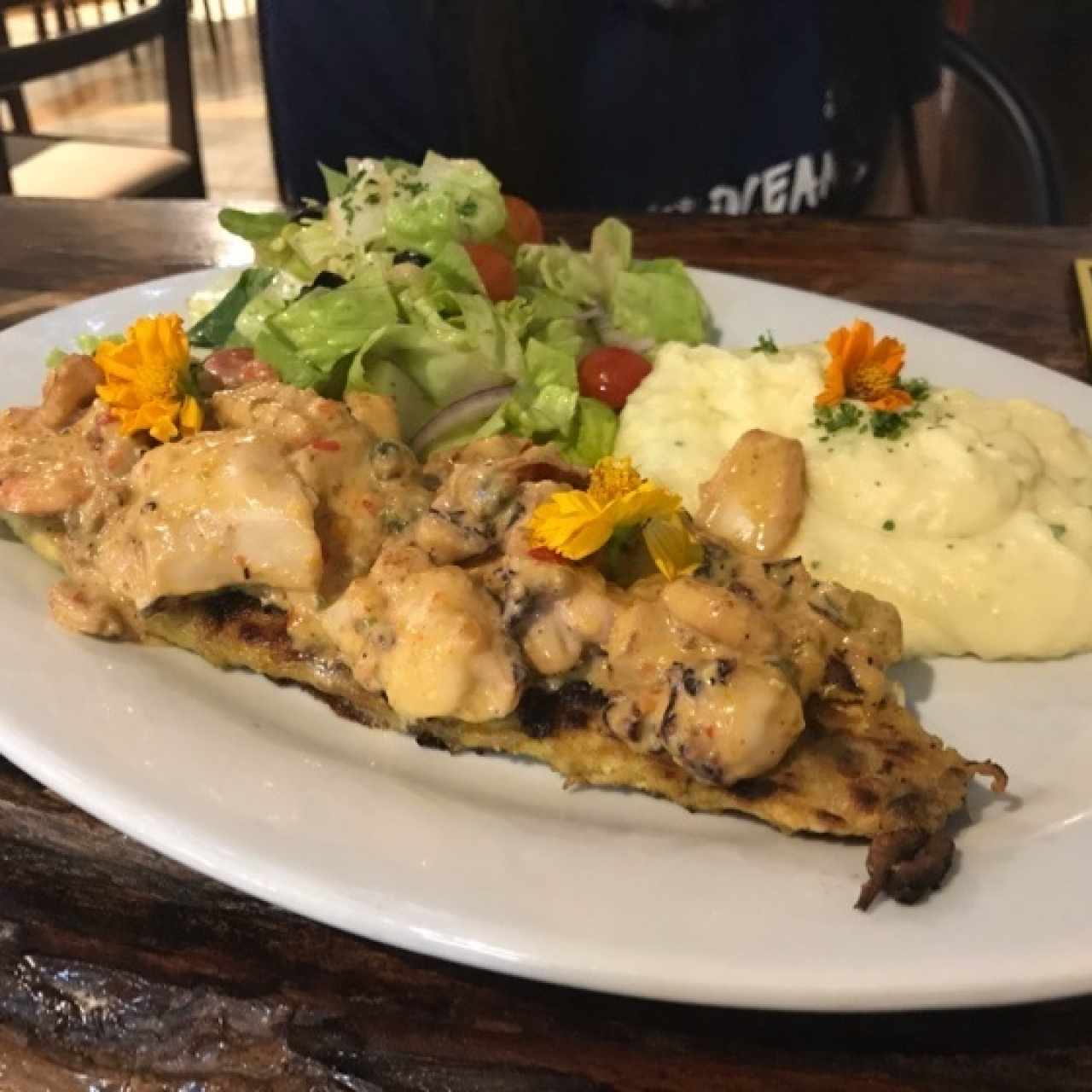 Filete de Pescado en Salsa de Mariscos