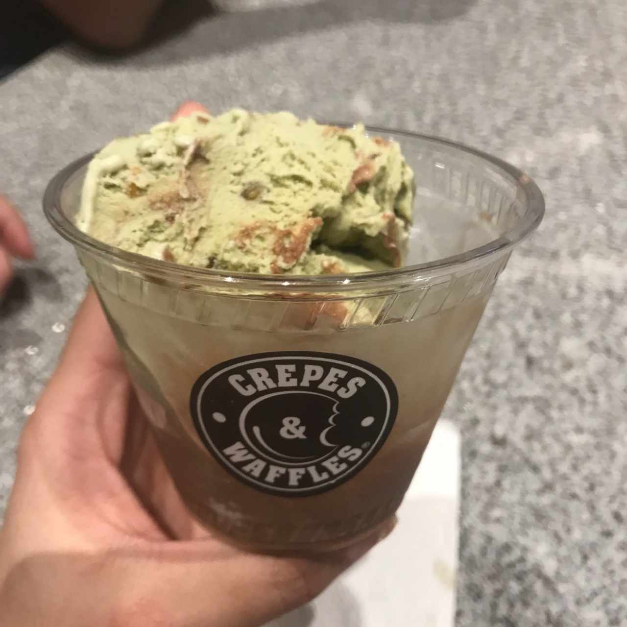 helado de pistacho y chocolate