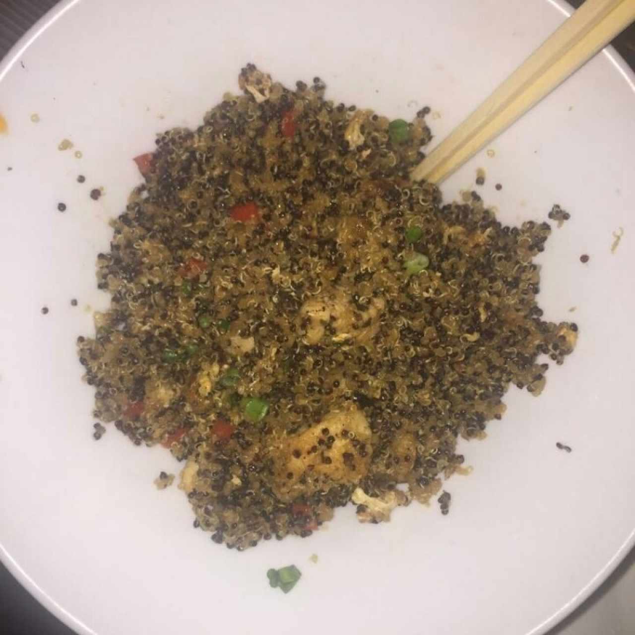 Chaufa de quinoa con pollo