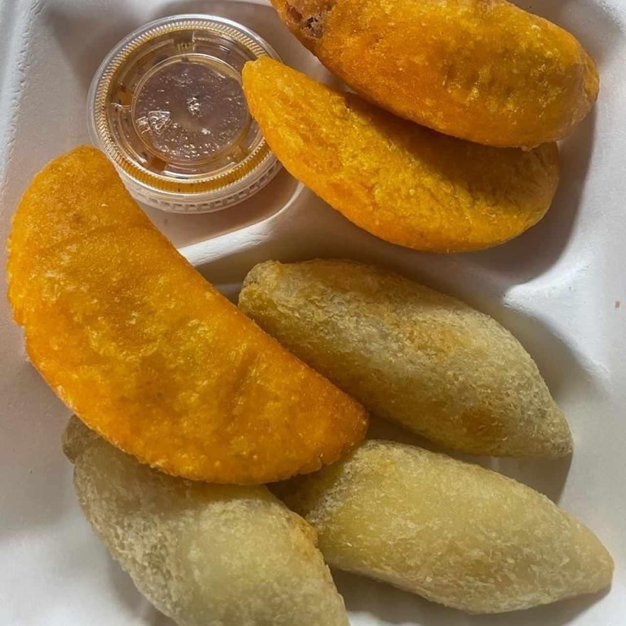 Carimañolas y Empanadas de Maíz de Ropa Vieja