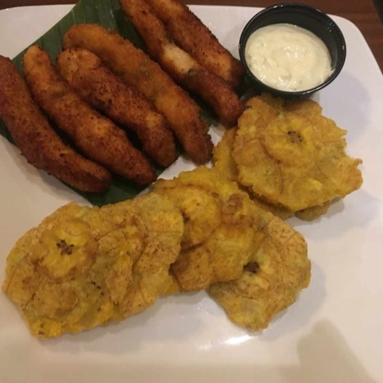 Deditos de Pollo y Patacones