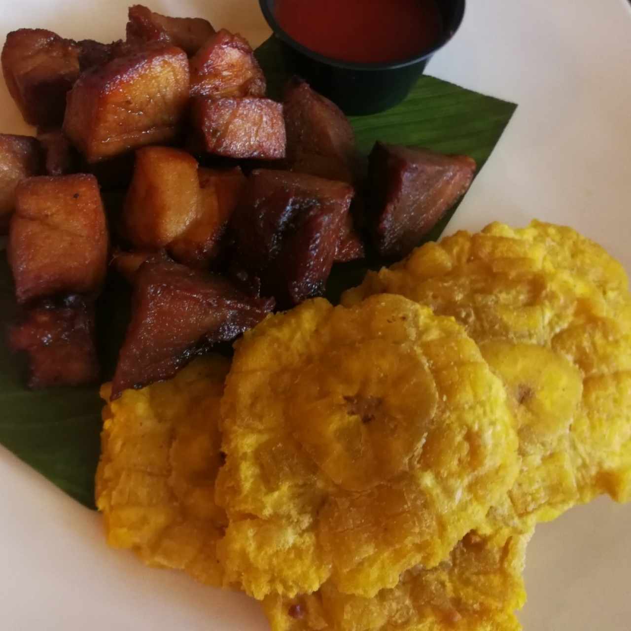 puerco frito con patacones 