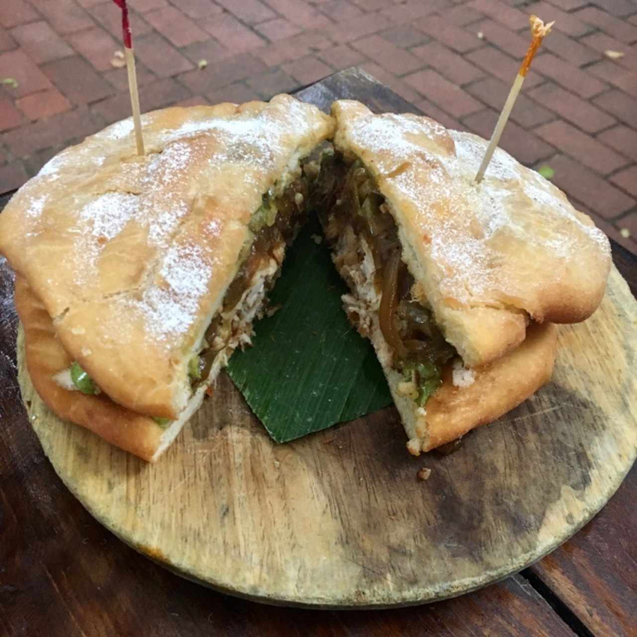 Emparedado de Hojaldra con Chicharrón