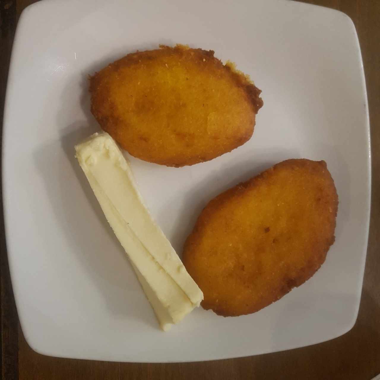 Torrejas de maíz y queso blanca