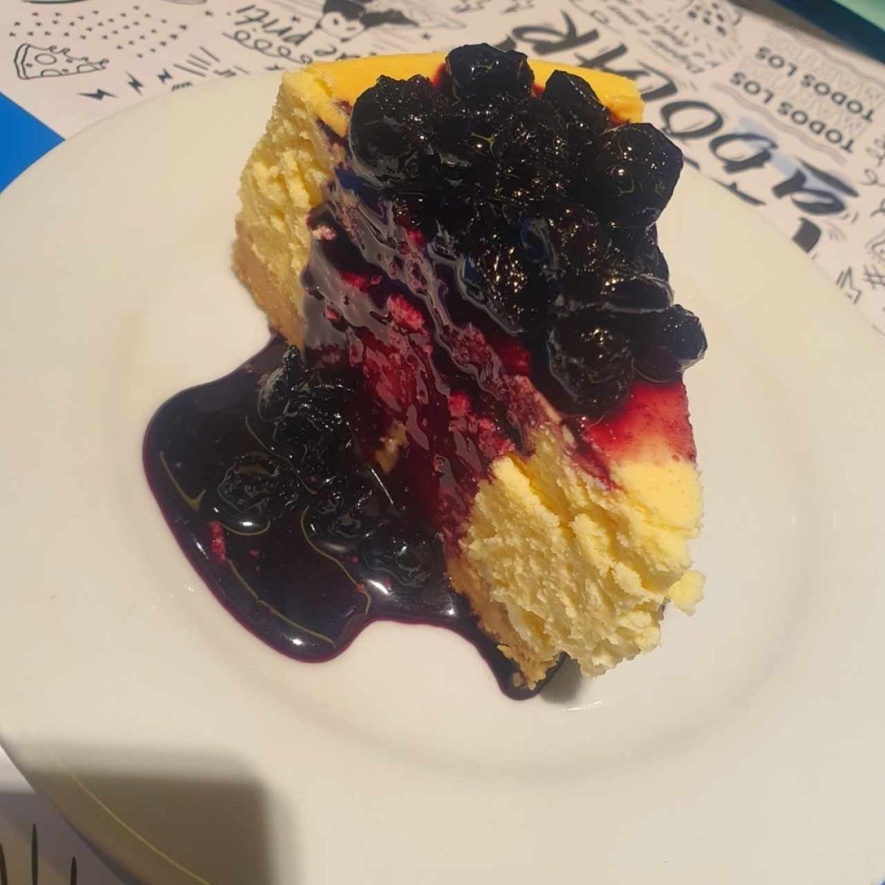 Cheesecake con topping de blueberries