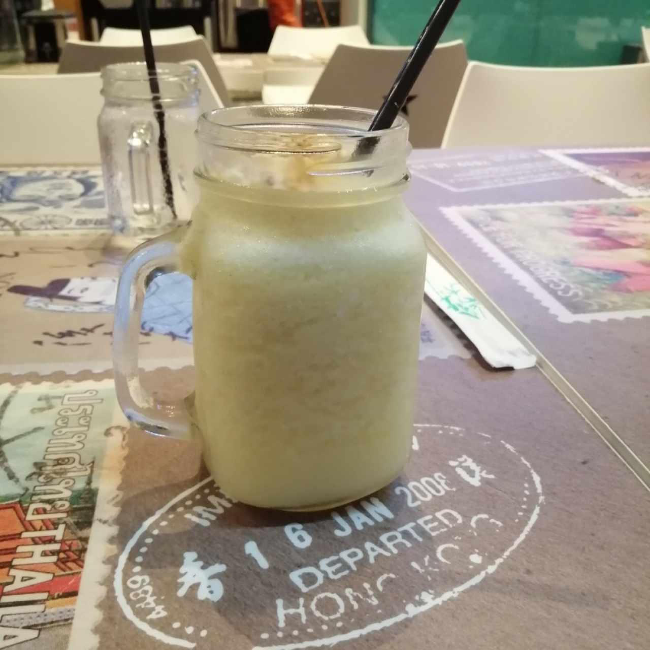 Jugo de piña, limón y coco