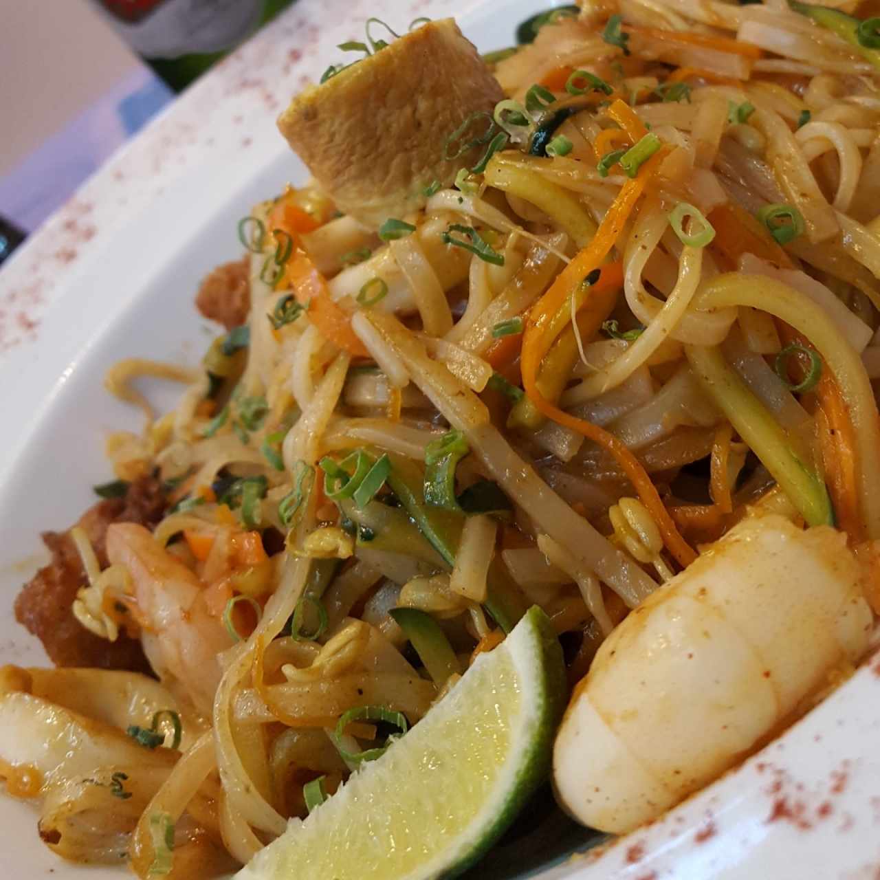 Pad thai de mariscos