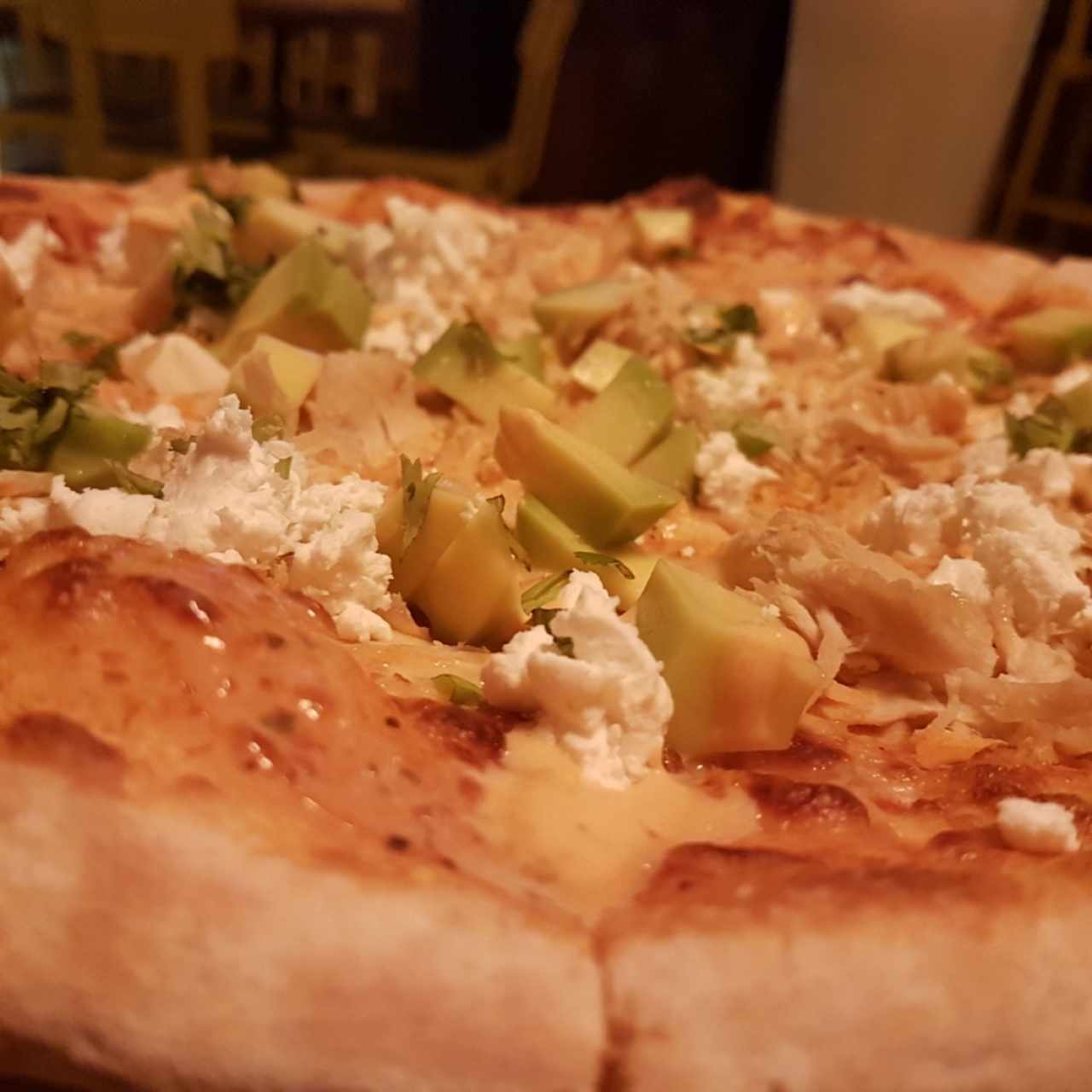 Pizza taco (aguacate, cilantro y jalapeños)