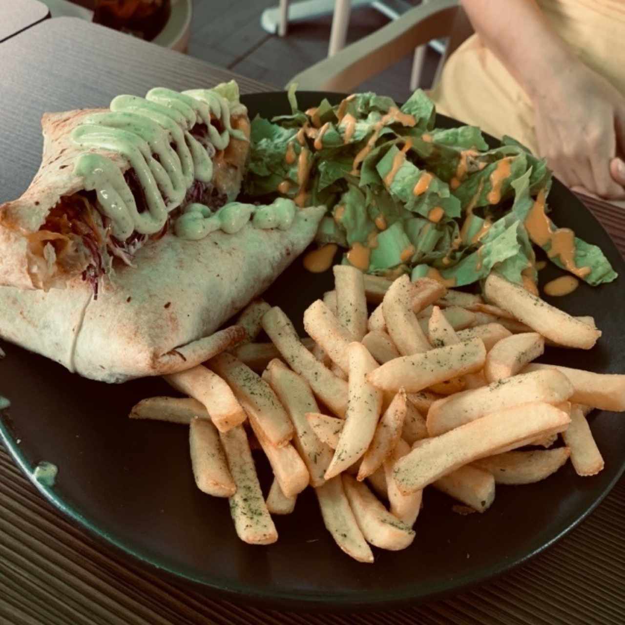 wrap de pollo con papas fritas😋😋😋