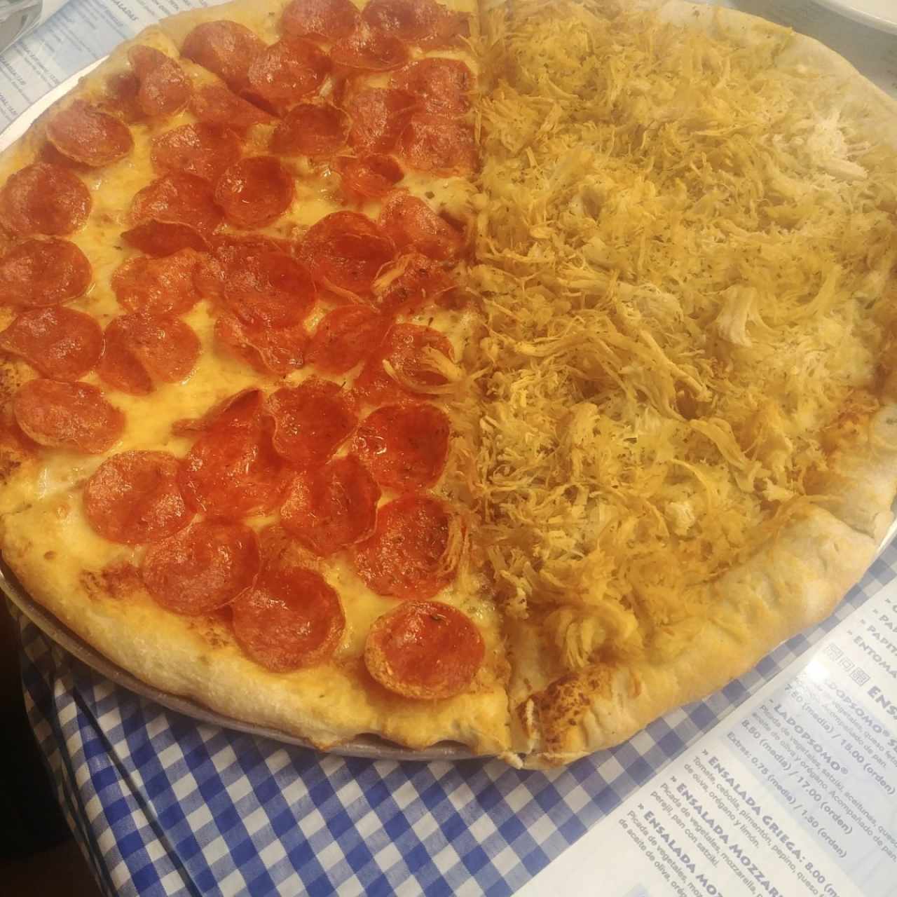 pizza peperoni y pollo