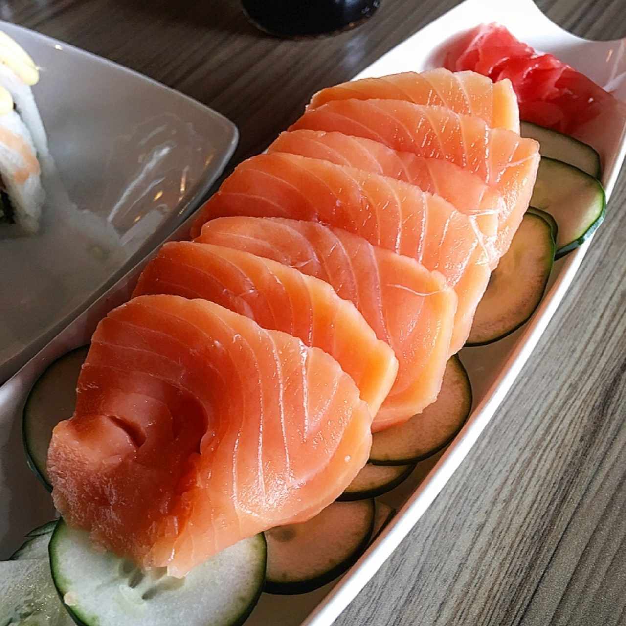 Sashimi de salmón. 
