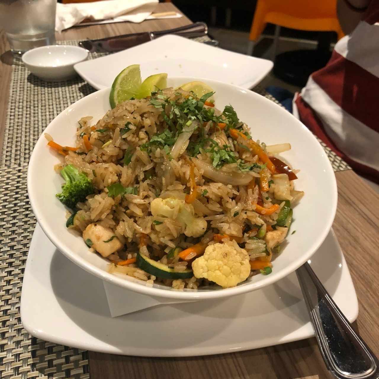 Arroz Thai con Pollo y Vegetales