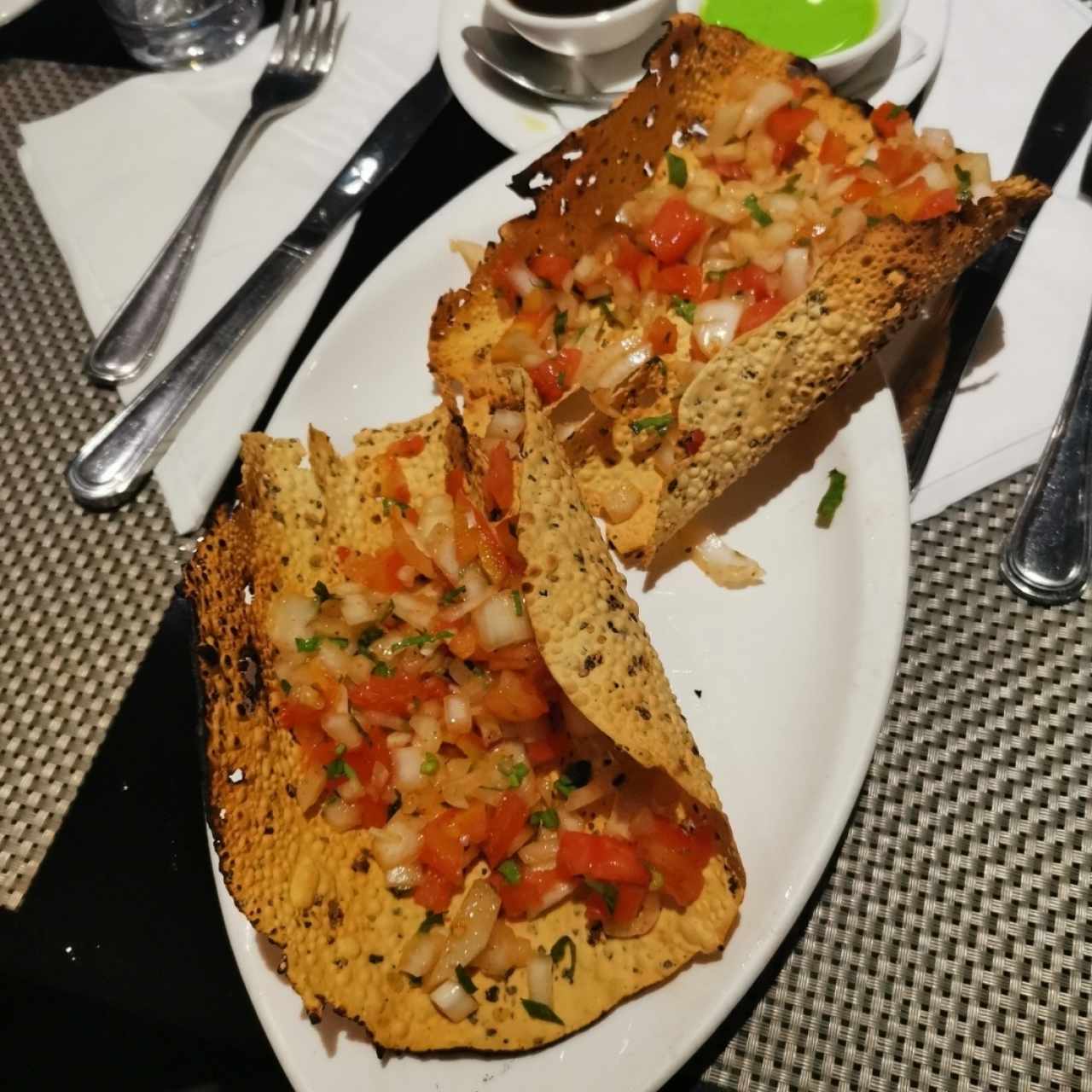 STARTERS VEGETARIAN - MASALA PAPAD