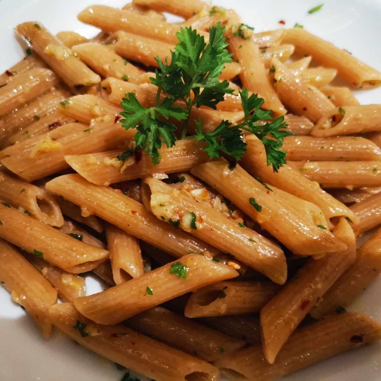 Penne integral al aglio oleo peperocini