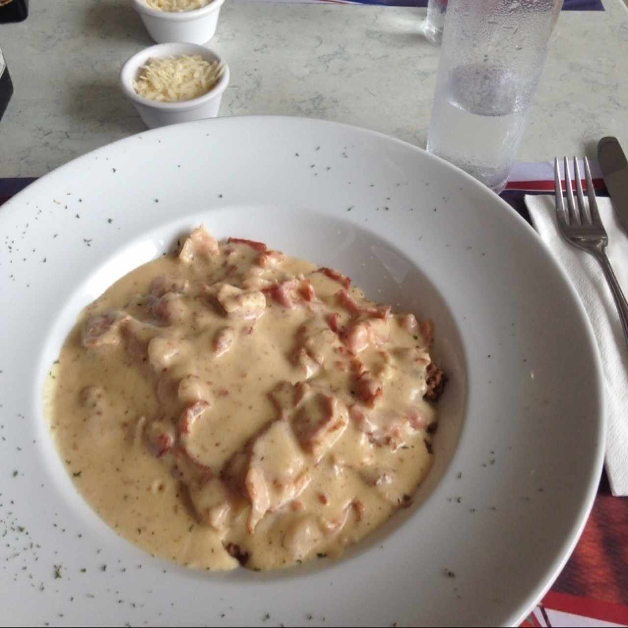 Canelones de carne con salsa carbonara