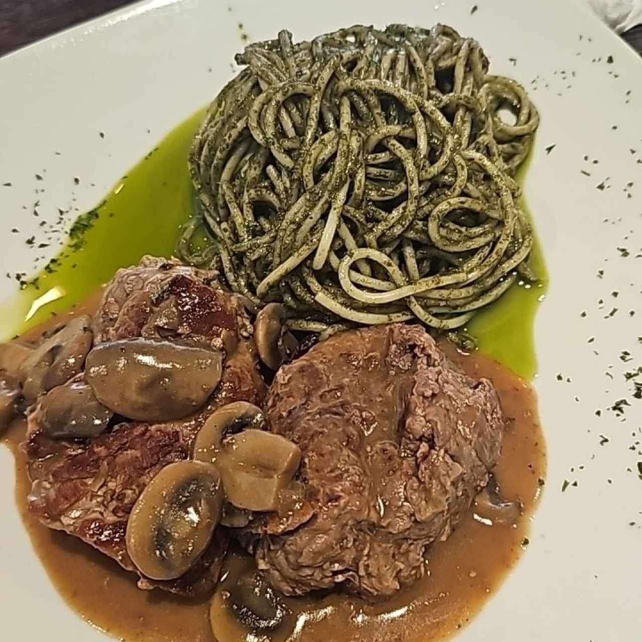 Filete de Res en Salsa Marsala