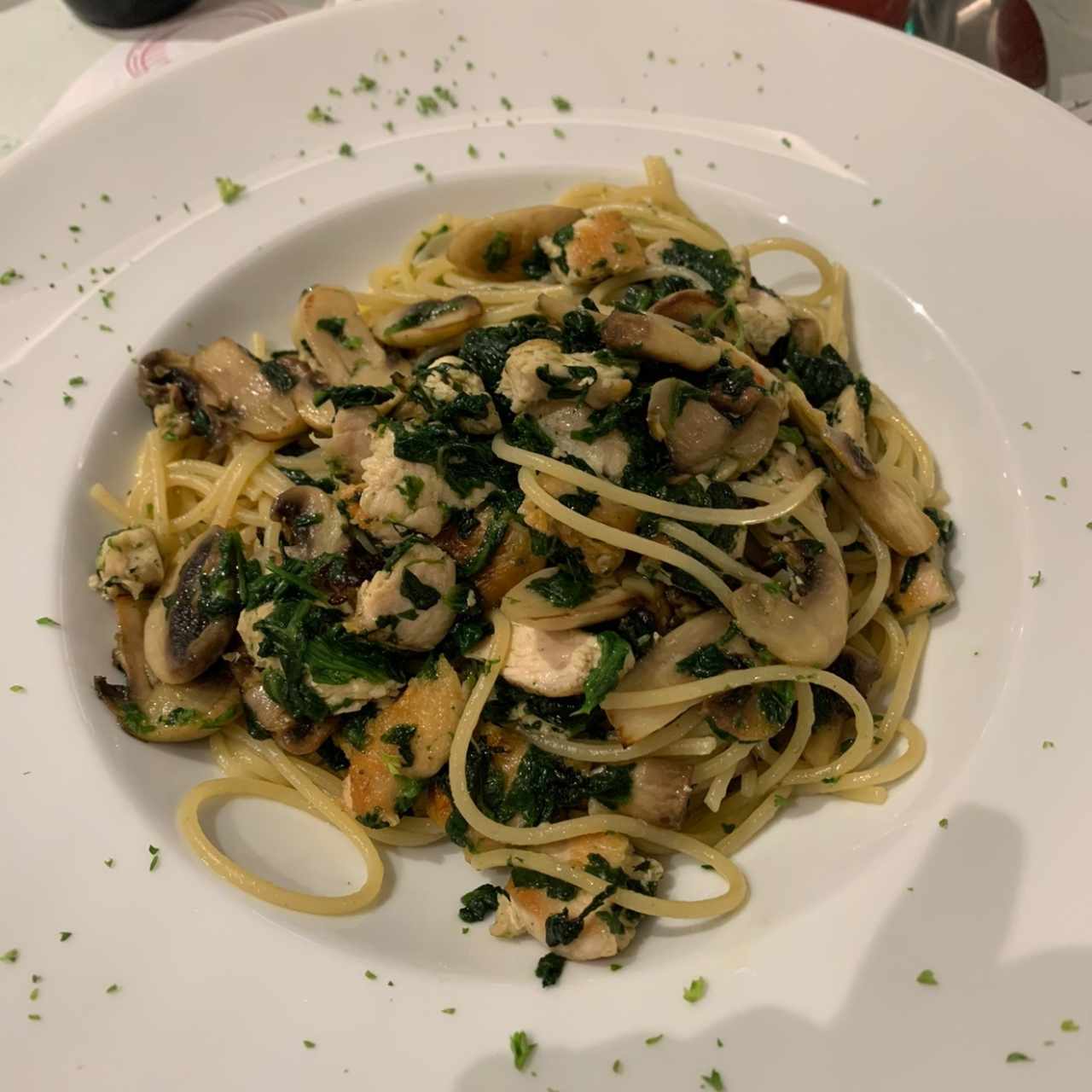 Spaguetti Capri sin tomate. 