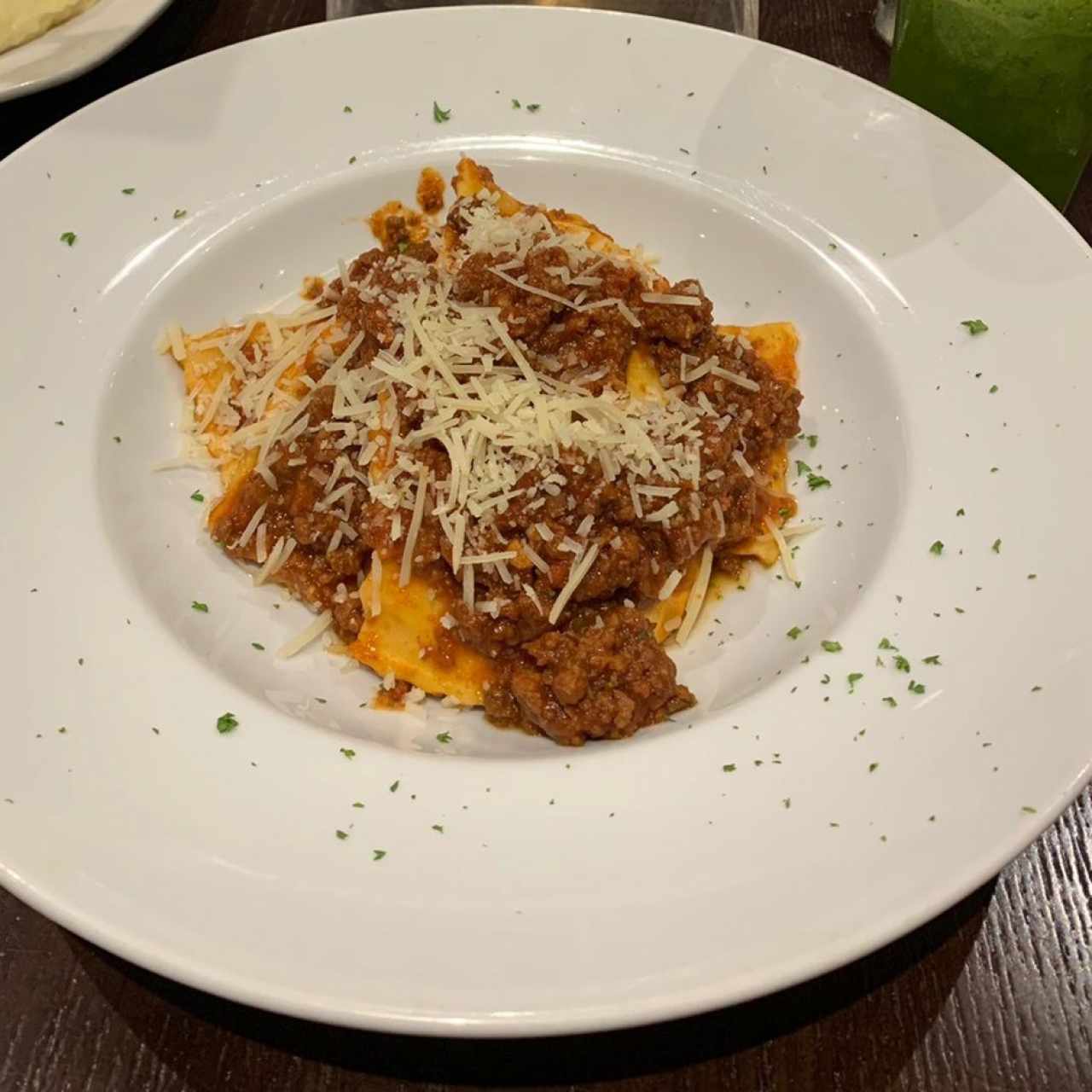 Ravioli de queso en salsa Bolognesa